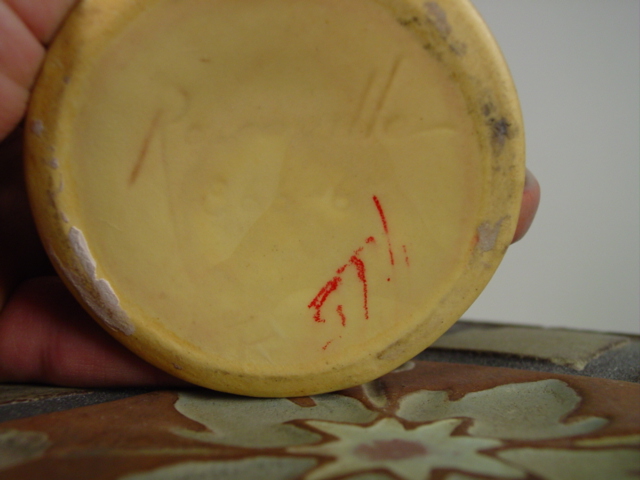 Roseville 6in vase mark