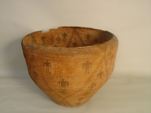 30in dia x 26in tall grand apache basket with figures (2)