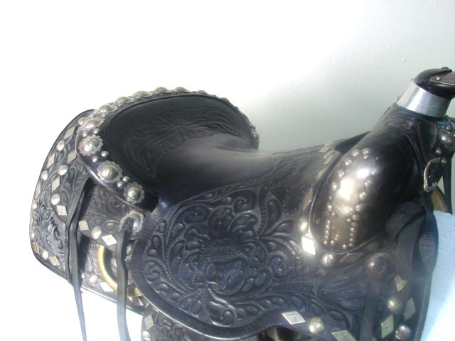 Audey Murphy Silver and Leather Saddle (6)