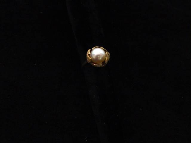10kt pearl ring
