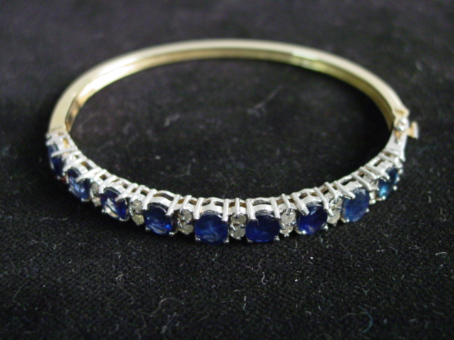14kt Diamond and Saphire bracelet - 9 saphires