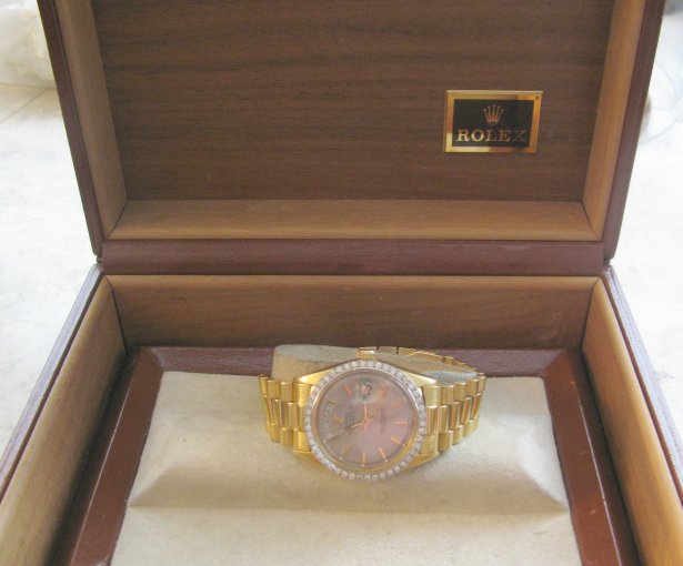18k. Rolex President w. 2 ct.t.w. diamond in box