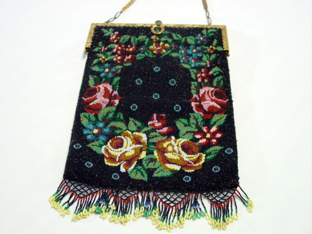 19 c. American Beaded Purse