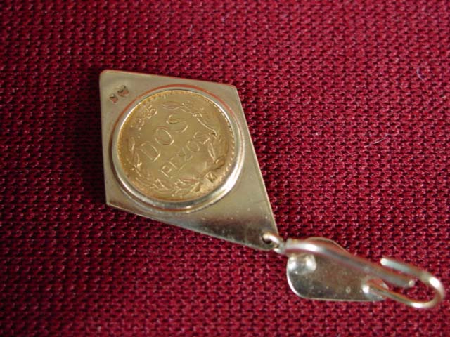 1945 Gold coin earrings 'dos pesos' back