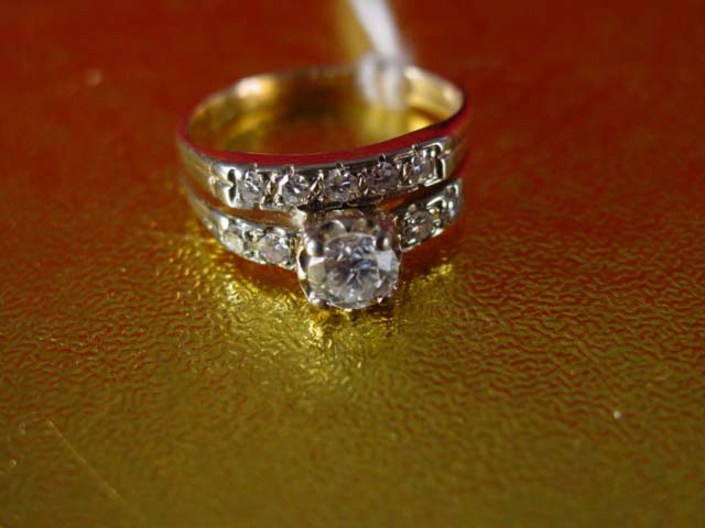 Gold & Diamond wedding ring app. 1ct diamonds
